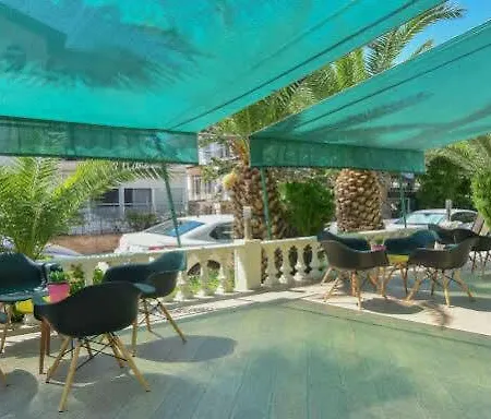 阿伊姆瑞利套房酒店 4*